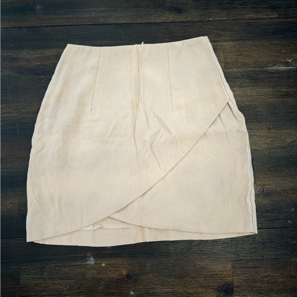 Gianni Bini cream tapered mid-rise skirt - Picture 1 of 3